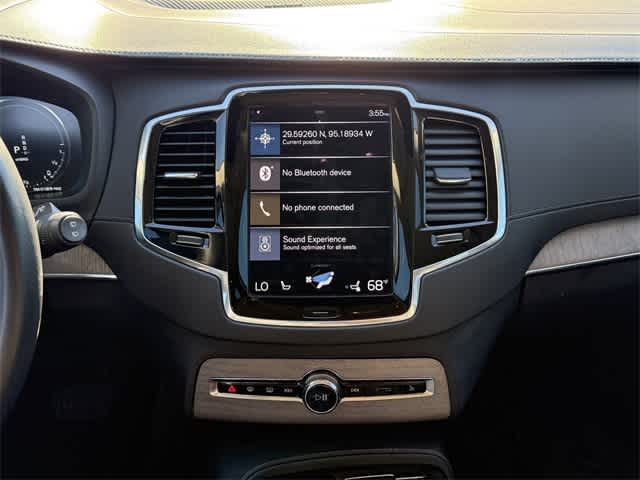 Thumbnail: 2022 Volvo XC90 - 18