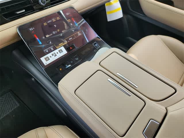 Thumbnail: 2026 INFINITI QX80 - 17