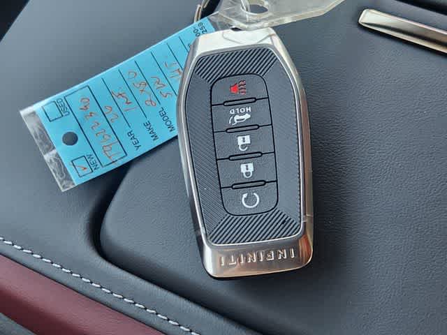 Thumbnail: 2026 INFINITI QX80 - 20