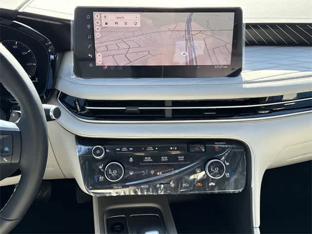 Thumbnail: 2026 INFINITI QX60 - 19