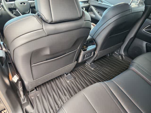 Thumbnail: 2026 INFINITI QX60 - 12