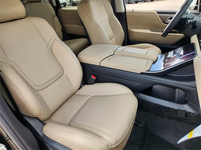 Thumbnail: 2026 INFINITI QX80 - 14