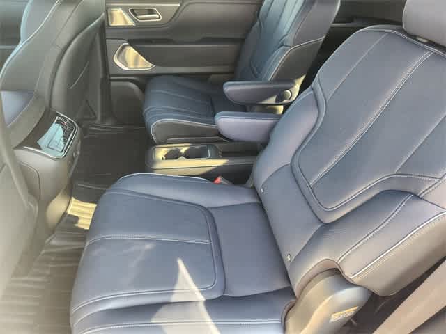 Thumbnail: 2026 INFINITI QX80 - 13