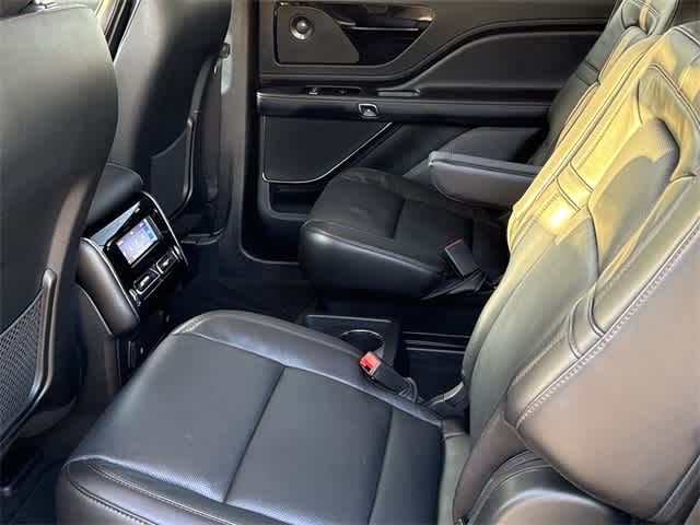 Thumbnail: 2023 Lincoln Aviator - 14