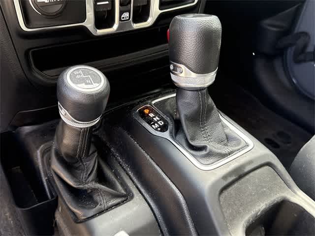 Thumbnail: 2022 Jeep Wrangler - 24