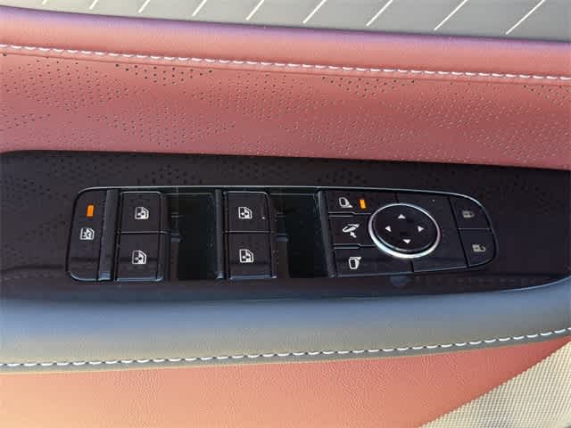 Thumbnail: 2026 INFINITI QX80 - 9