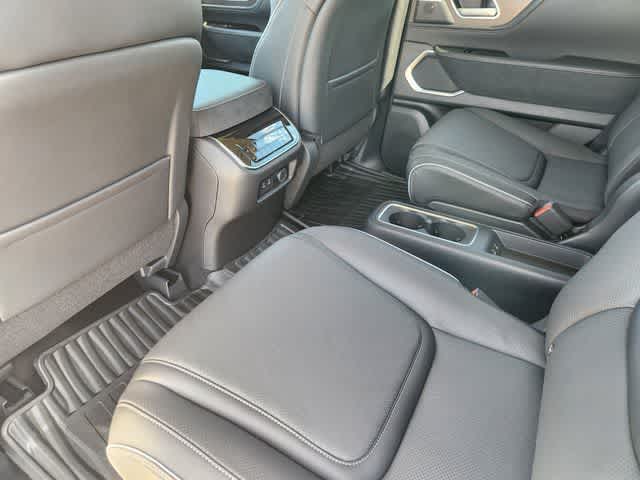 Thumbnail: 2026 INFINITI QX80 - 12