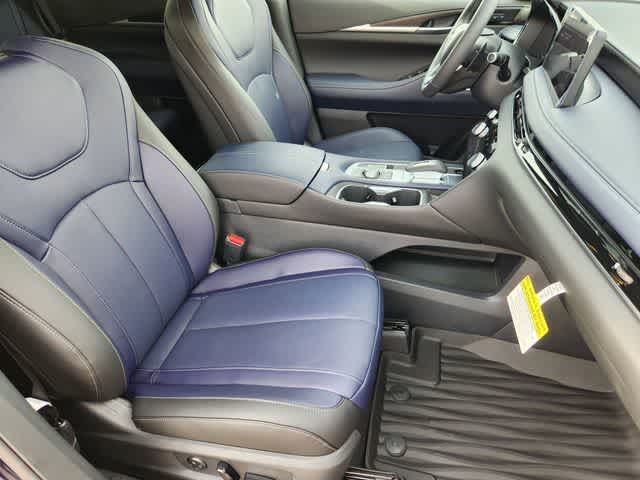 Thumbnail: 2026 INFINITI QX60 - 14