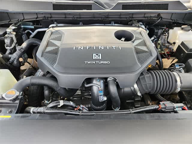 Thumbnail: 2026 INFINITI QX80 - 9