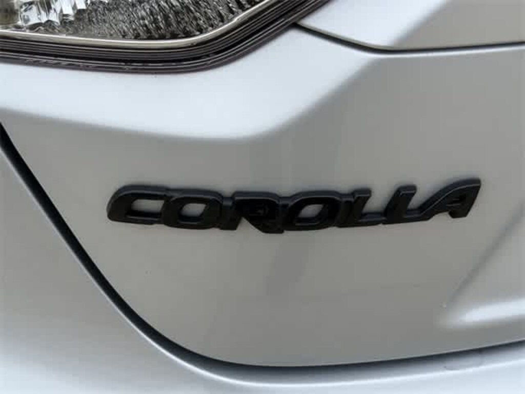 Used 2021 Toyota Corolla LE Sedan