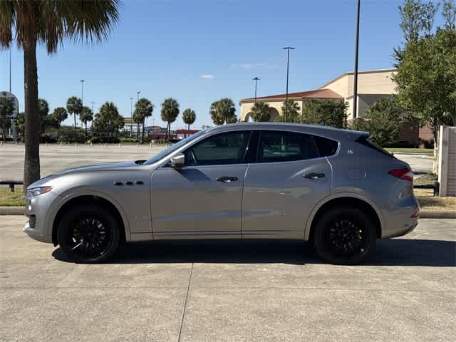 Thumbnail: 2018 Maserati Levante - 2