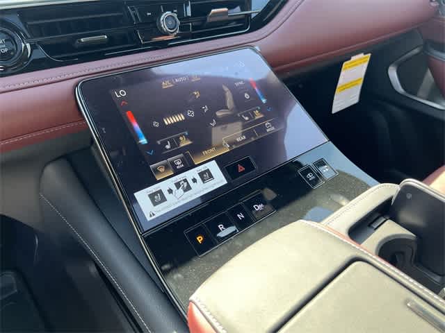 Thumbnail: 2025 INFINITI QX80 - 14