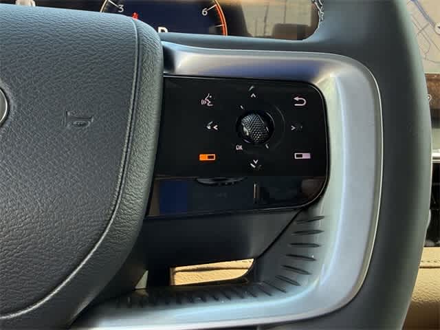 Thumbnail: 2026 INFINITI QX80 - 23