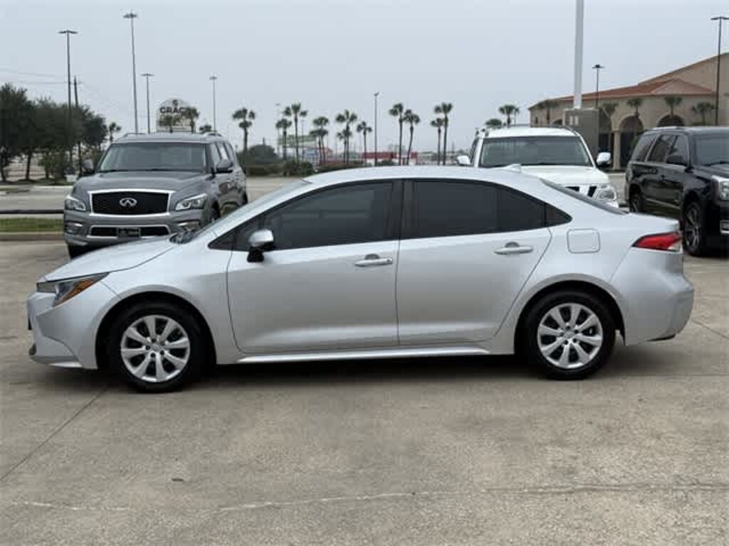 Used 2021 Toyota Corolla LE Sedan