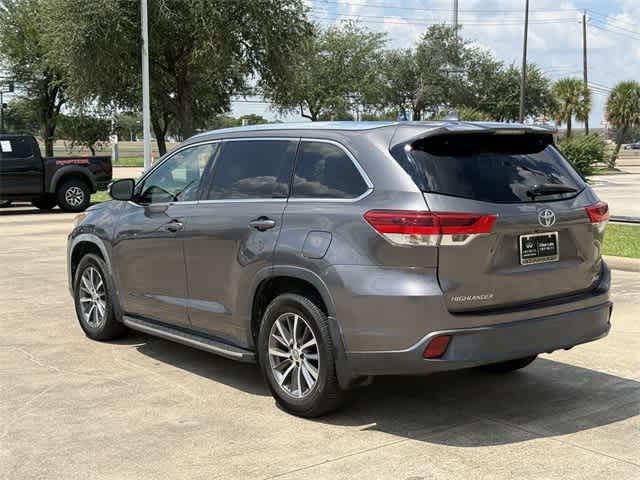 Thumbnail: 2017 Toyota Highlander - 3