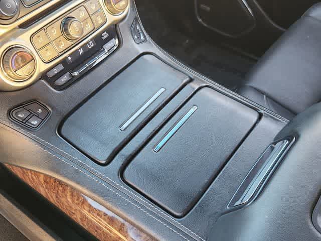 Thumbnail: 2018 Chevrolet Suburban - 17