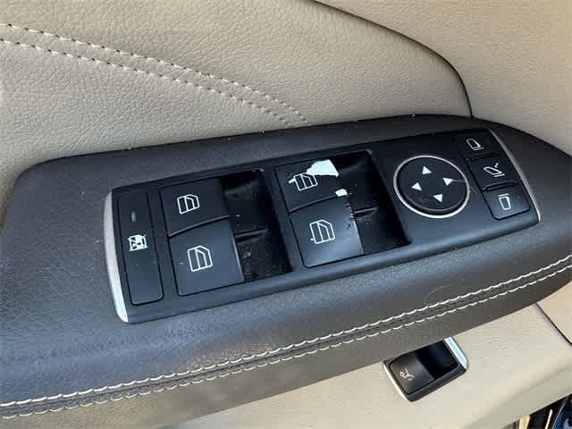Thumbnail: 2013 Mercedes-Benz M-Class - 9