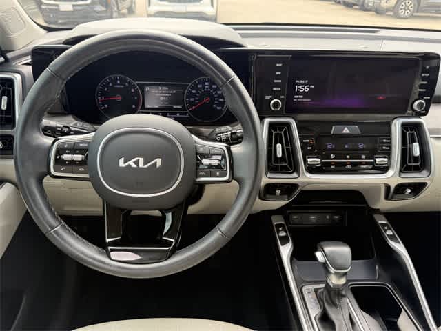 Thumbnail: 2022 Kia Sorento - 16