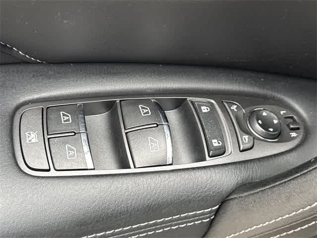 Thumbnail: 2018 INFINITI QX80 - 9