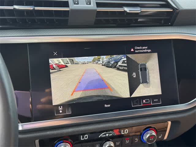 Thumbnail: 2021 Audi Q3 - 23