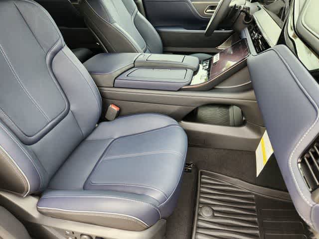 Thumbnail: 2026 INFINITI QX80 - 14