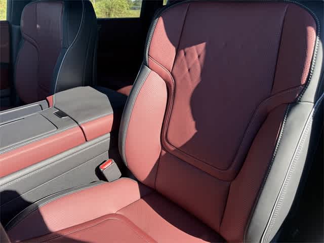 Thumbnail: 2026 INFINITI QX80 - 13