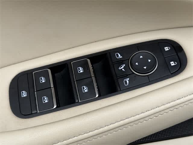 Thumbnail: 2023 INFINITI QX60 - 9