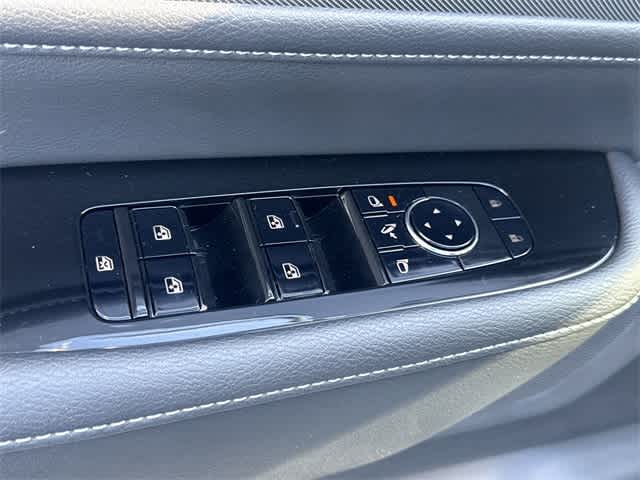 Thumbnail: 2026 INFINITI QX80 - 9