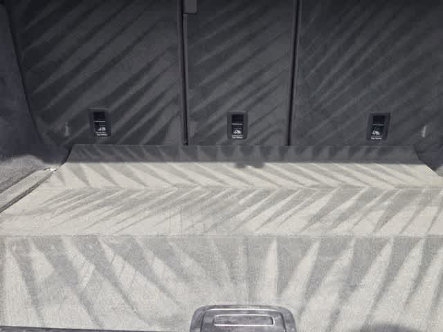 Thumbnail: 2019 Audi Q8 - 20
