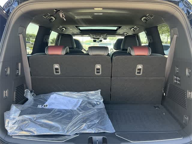 Thumbnail: 2025 INFINITI QX80 - 9