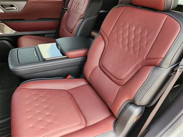 Thumbnail: 2026 INFINITI QX80 - 13