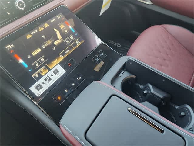 Thumbnail: 2026 INFINITI QX80 - 17