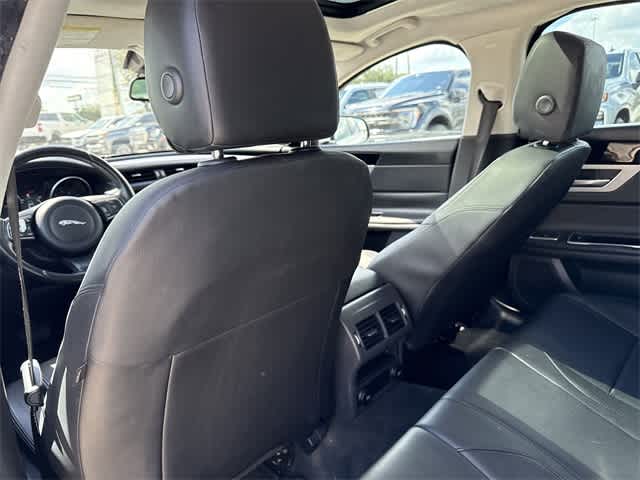 Thumbnail: 2018 Jaguar XF - 15