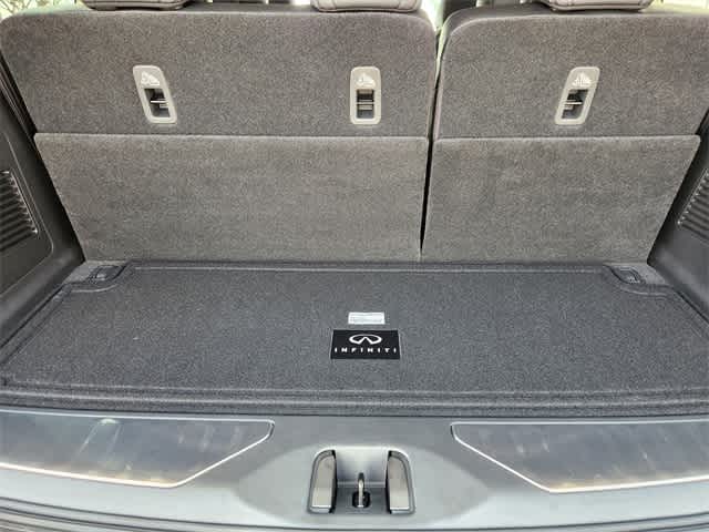 Thumbnail: 2026 INFINITI QX80 - 18