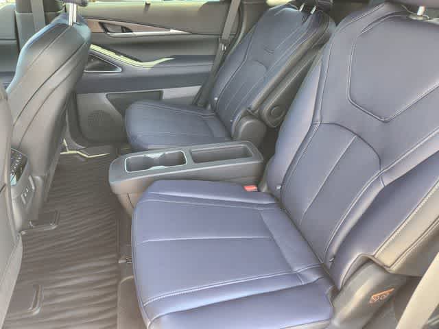 Thumbnail: 2026 INFINITI QX60 - 13