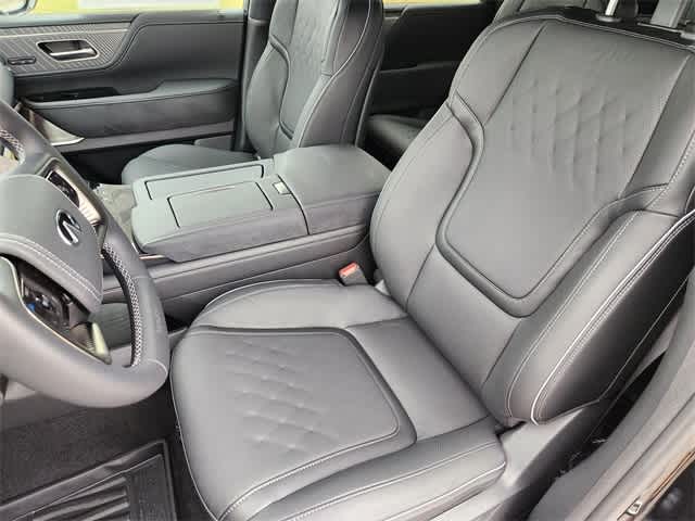 Thumbnail: 2026 INFINITI QX80 - 11