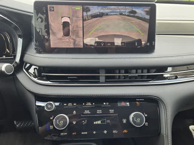 Thumbnail: 2026 INFINITI QX60 - 16