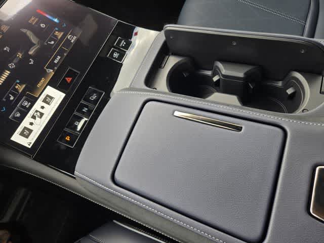 Thumbnail: 2026 INFINITI QX80 - 18