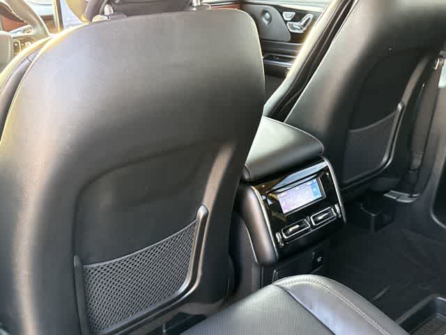 Thumbnail: 2023 Lincoln Aviator - 15