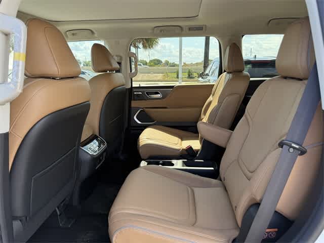 Thumbnail: 2026 INFINITI QX80 - 15