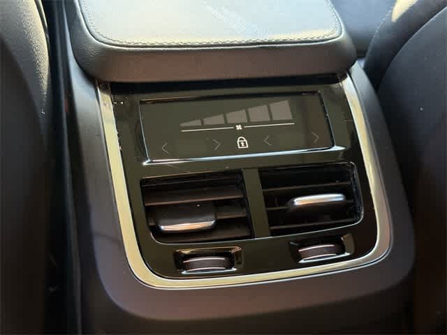 Thumbnail: 2022 Volvo XC90 - 20