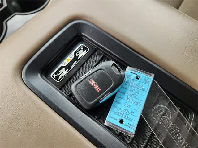 Thumbnail: 2016 GMC Yukon - 20