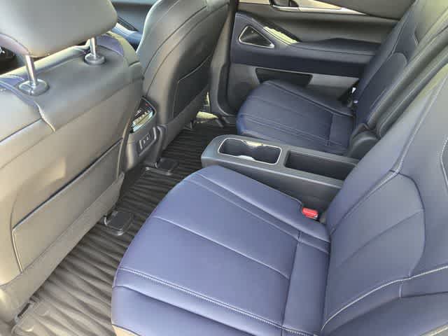 Thumbnail: 2027 INFINITI QX60 - 12