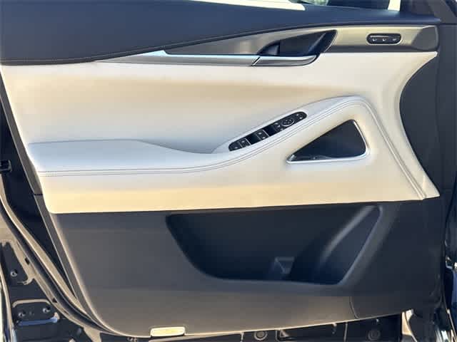 Thumbnail: 2023 INFINITI QX60 - 8