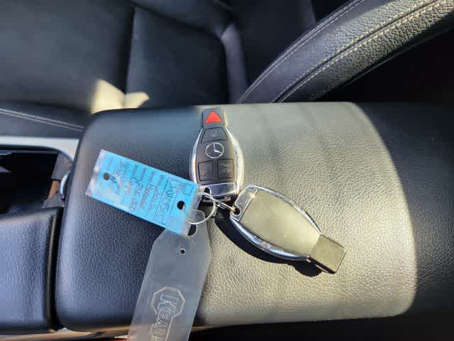 Thumbnail: 2012 Mercedes-Benz SLK - 20