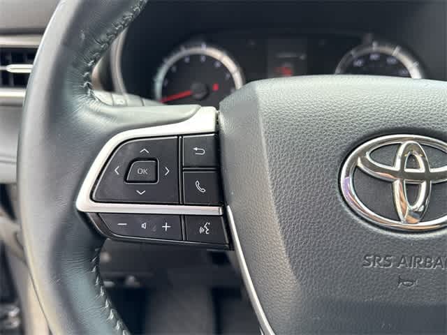2022 Toyota Highlander LE 19
