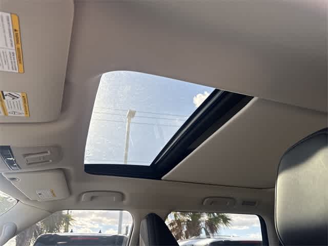 Thumbnail: 2026 INFINITI QX80 - 25