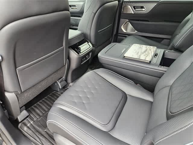 Thumbnail: 2026 INFINITI QX80 - 12