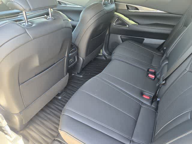 Thumbnail: 2026 INFINITI QX60 - 12