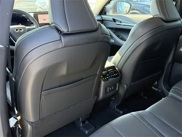 Thumbnail: 2026 INFINITI QX60 - 15